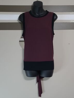 NWOT Trouve Slveless Deep Maroon Contrast-Trim Tie-Back Semi-Sheer Blouse Sz MD